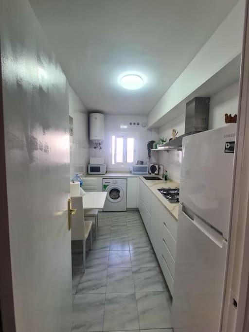 Nice Beachside 2-Bd Apt Near Barcelona Кунит Экстерьер фото